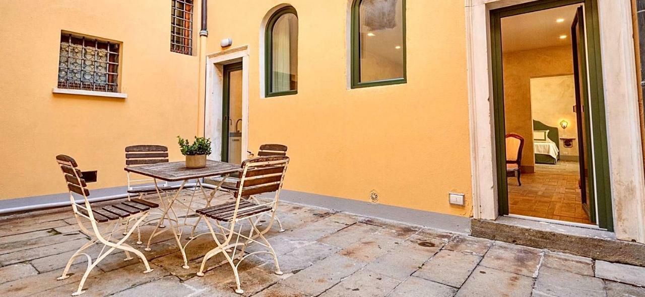 Palazzo Mantua Benavides Suites & Apartments Pádua Exterior foto